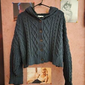 American Eagle Outfitters sweater
